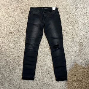 Levi’s 524 Skinny Jeans
